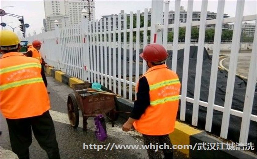 道路圍擋清掃